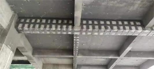 梁粘貼鋼板加固的施工難點，梁粘貼鋼板加固施工