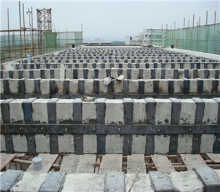 梁粘鋼加固材料耐久性評估，梁粘鋼加固材料耐久性評估方法及影響因素研究